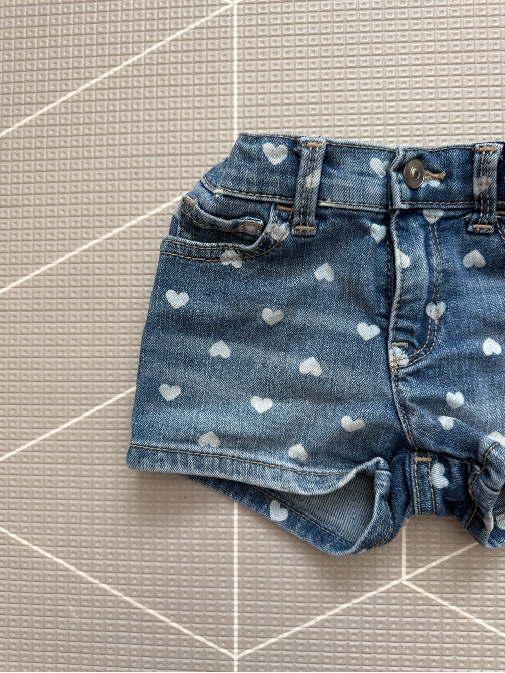 Garanimals|Baby girl/toddler denim blue jean shorts w heart print,size 3T•Boho